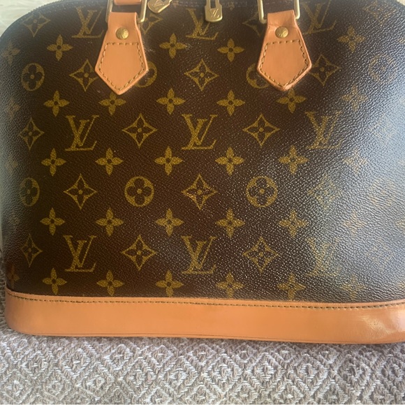 ❤️SOLD❤️Authentic Louis Vuitton Bag Alma PM - Picture 5 of 11